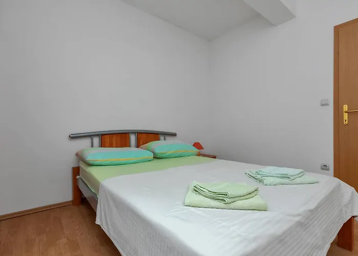 Vele Ii Apartment Makarska